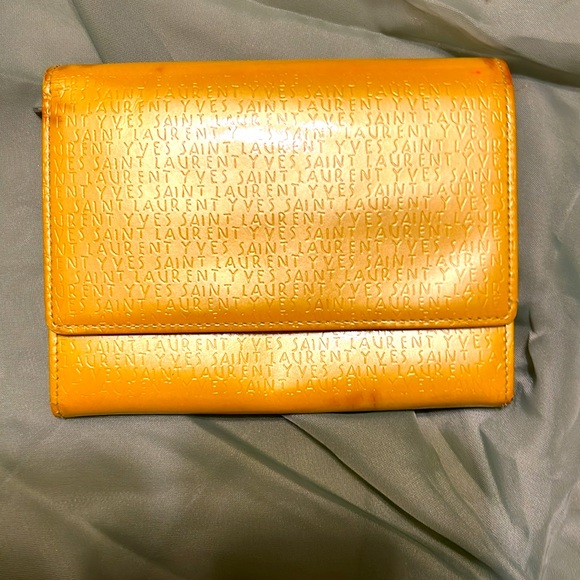 YSL Patent BI-Fold Wallet - Picture 2 of 9